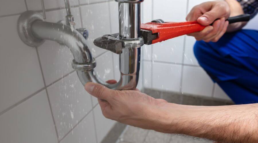 Expert burst pipe repair services in Glasco, KS